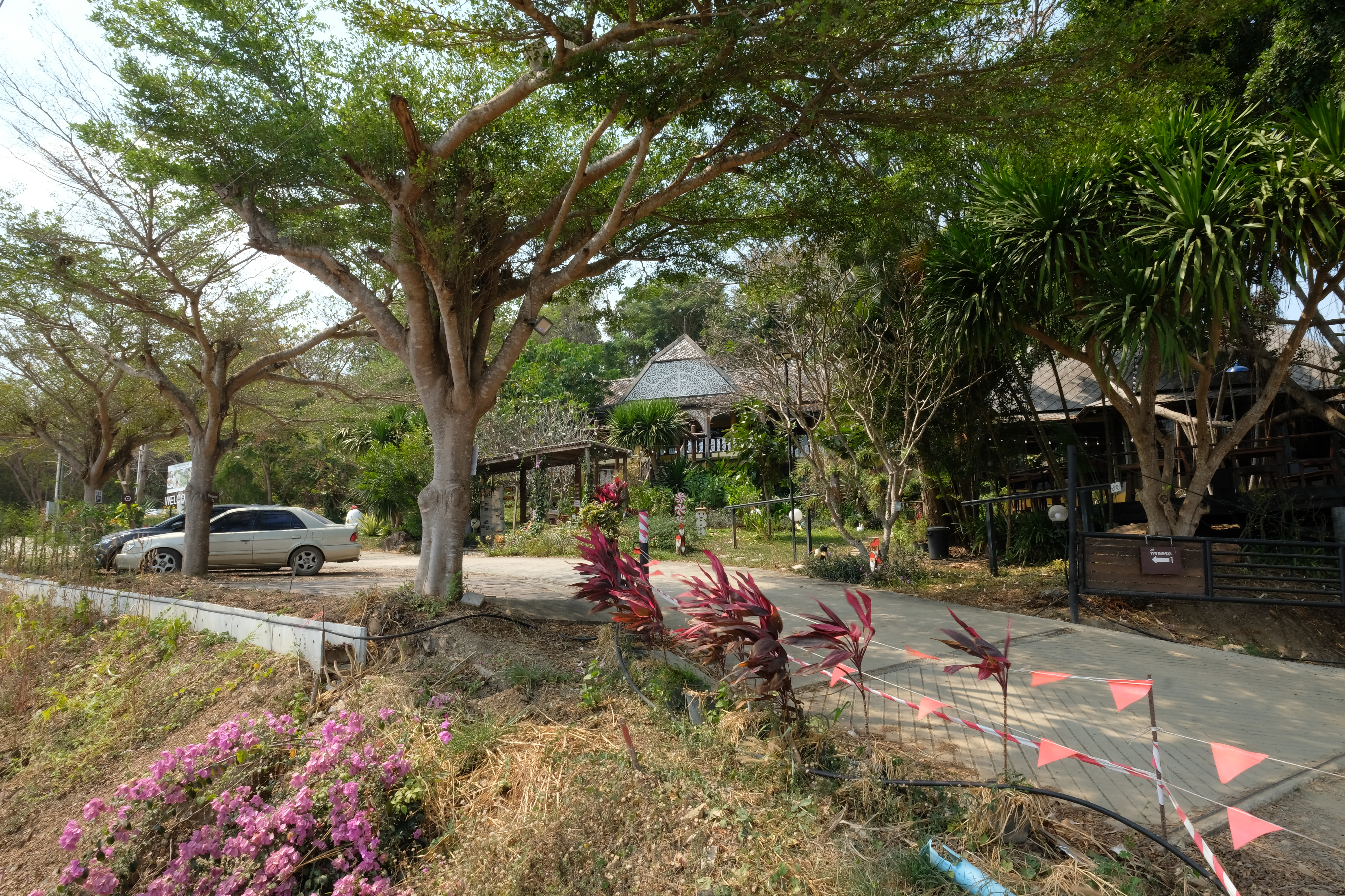 Kongkarn Cafe's Entrance